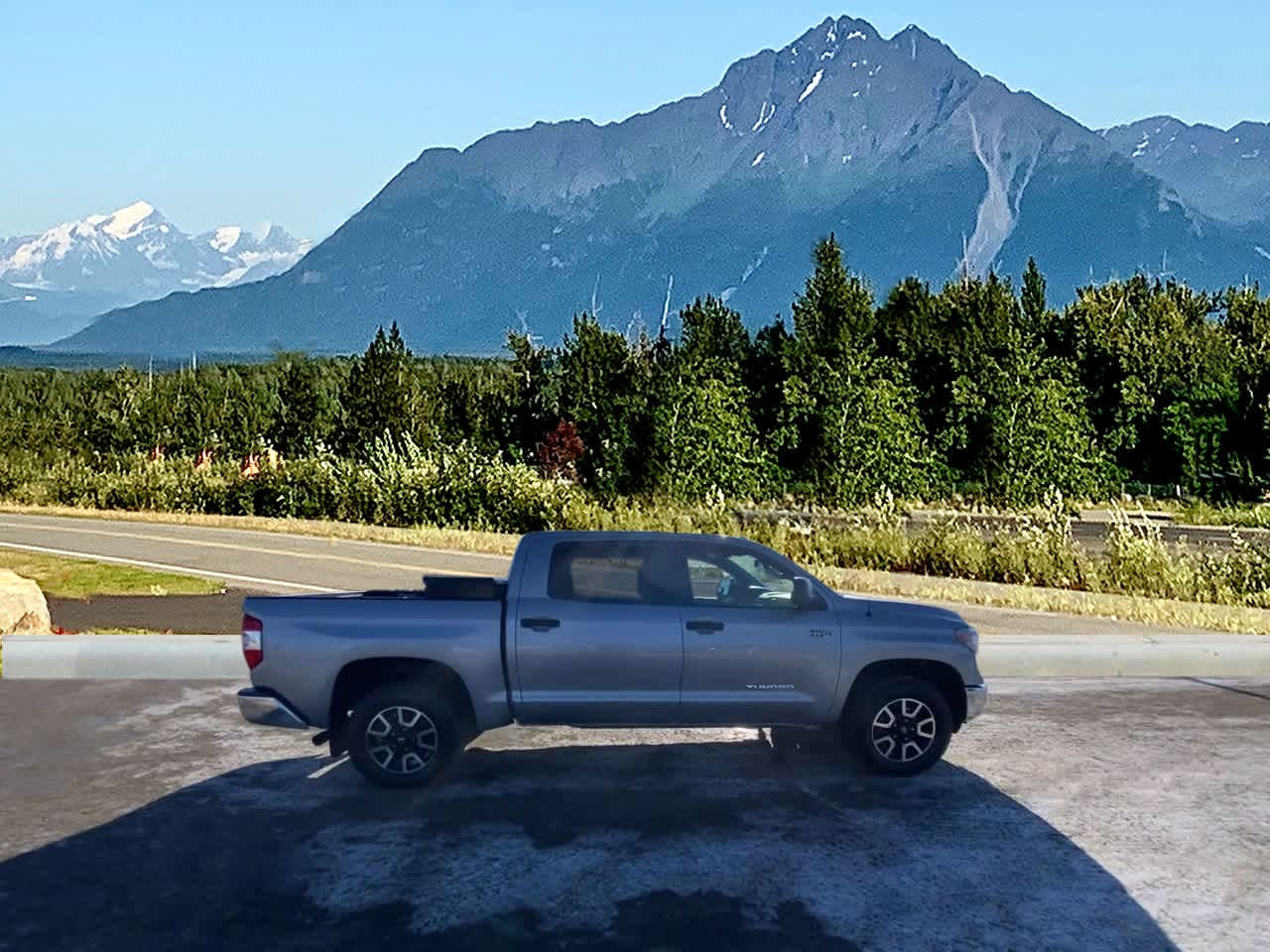 Thumbnail: 2018 Toyota Tundra - 6