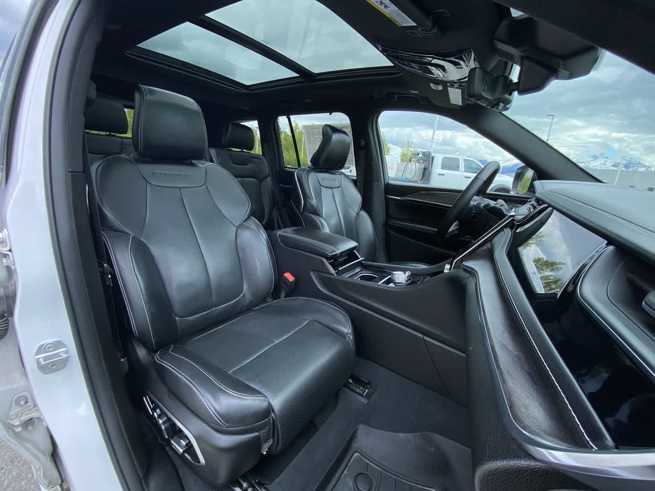 Thumbnail: 2023 Jeep Grand Cherokee - 27