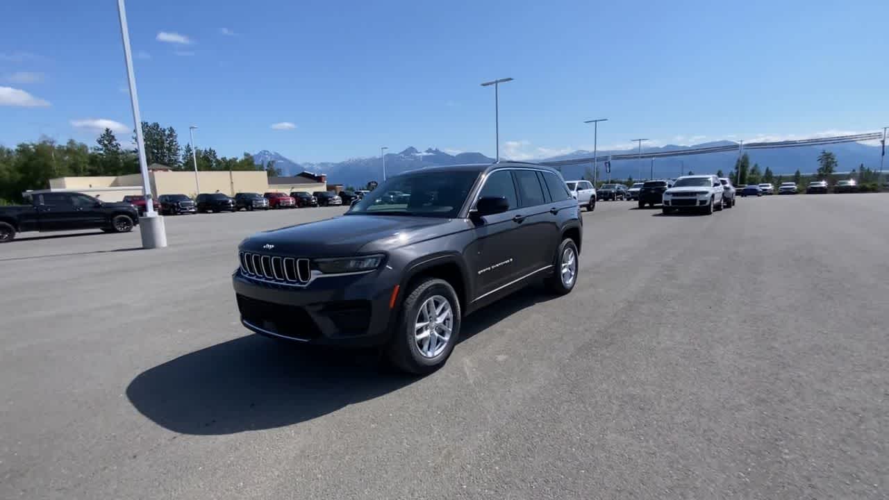 Thumbnail: 2025 Jeep Grand Cherokee - 9