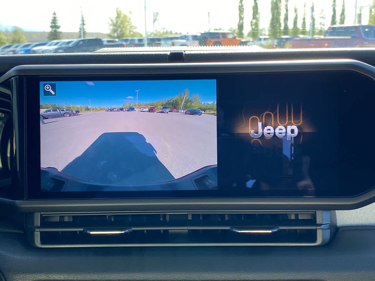 Thumbnail: 2025 Jeep Gladiator - 17