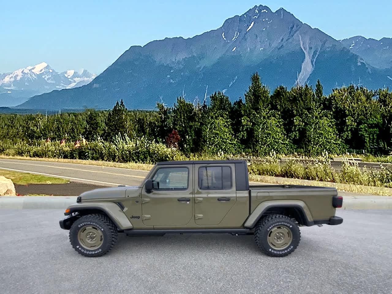 Thumbnail: 2026 Jeep Gladiator - 3