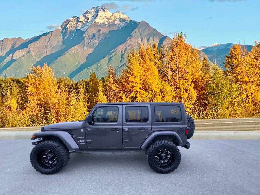 Used 2019 Jeep Wrangler Unlimited Sahara 4x4 SUV