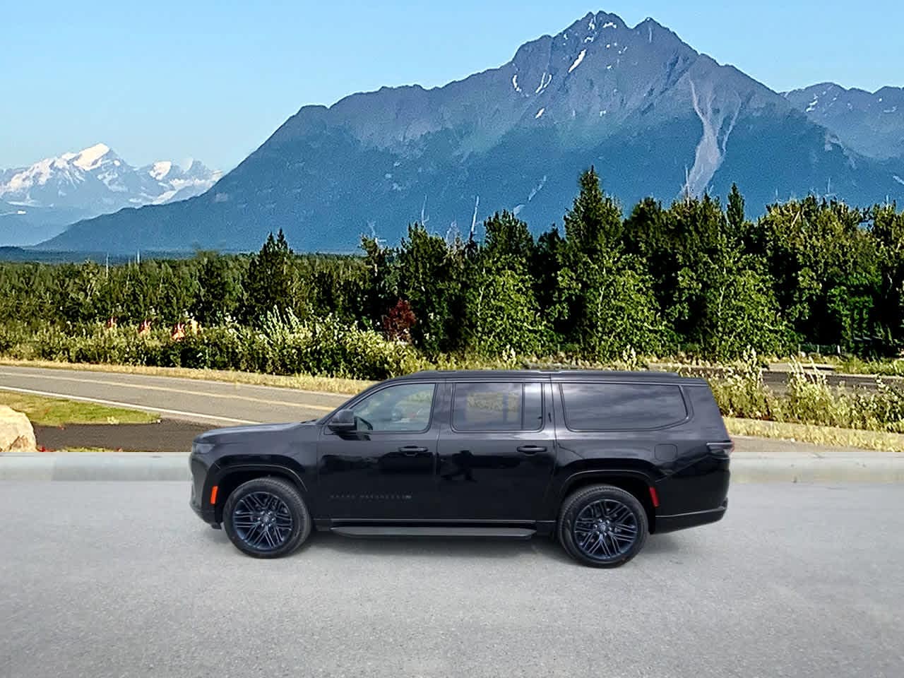 Thumbnail: 2026 Jeep Grand Wagoneer - 2
