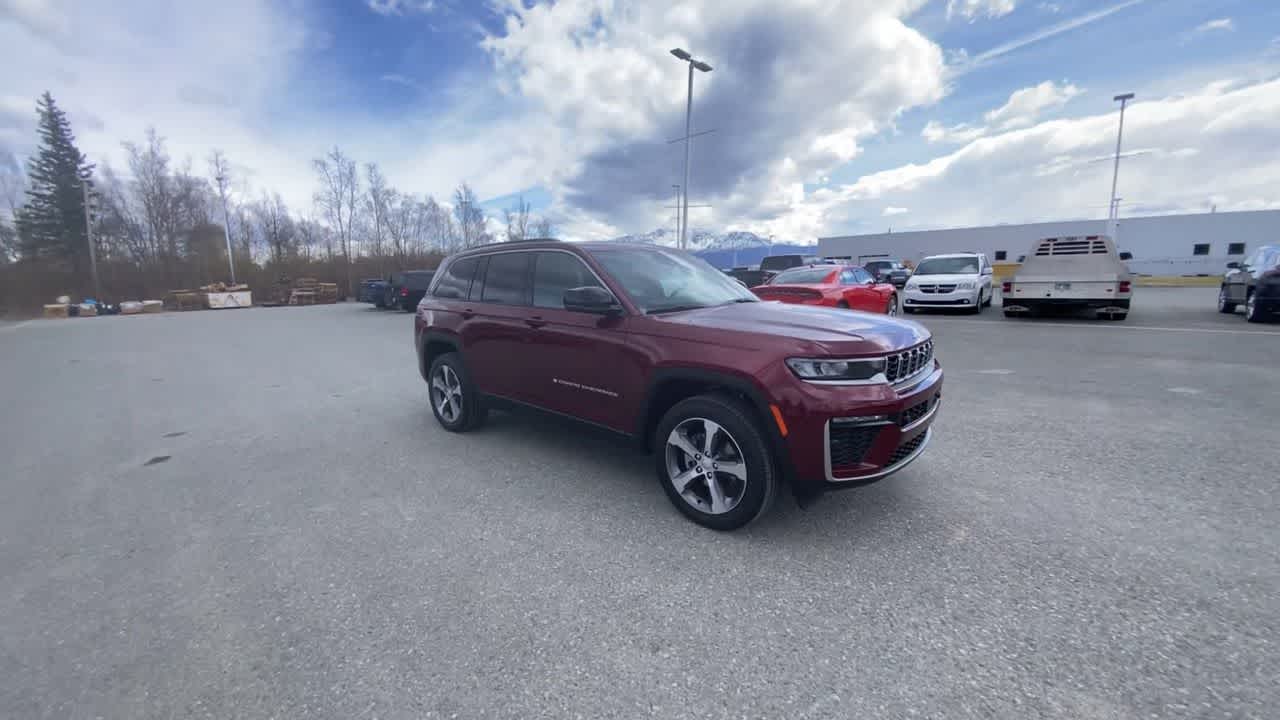 Thumbnail: 2026 Jeep Grand Cherokee - 7