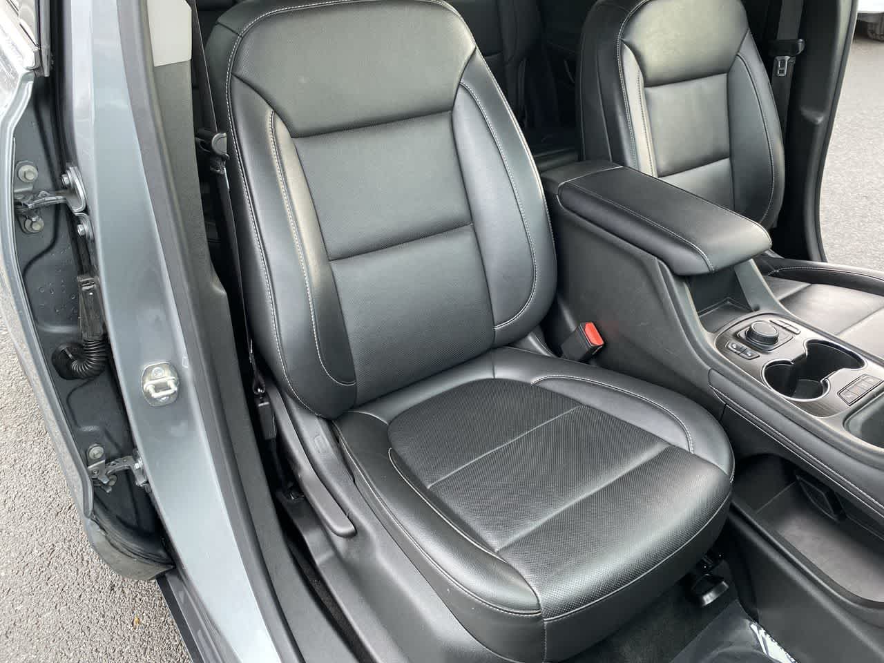 Thumbnail: 2023 GMC Acadia - 32