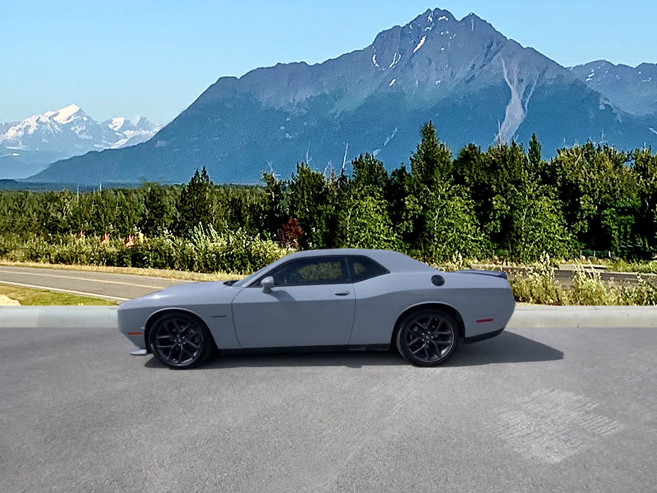 2022 Dodge Challenger R/T photo 2