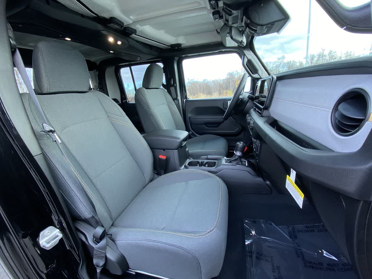 Thumbnail: 2025 Jeep Gladiator - 25