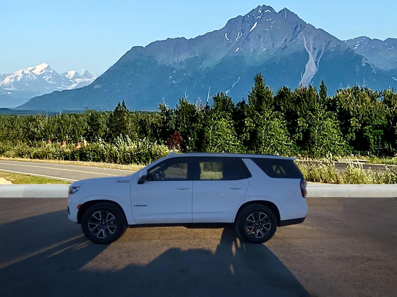 Thumbnail: 2021 Chevrolet Tahoe - 3