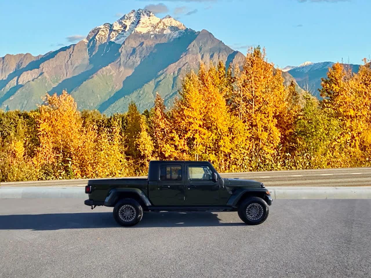 Thumbnail: 2022 Jeep Gladiator - 8