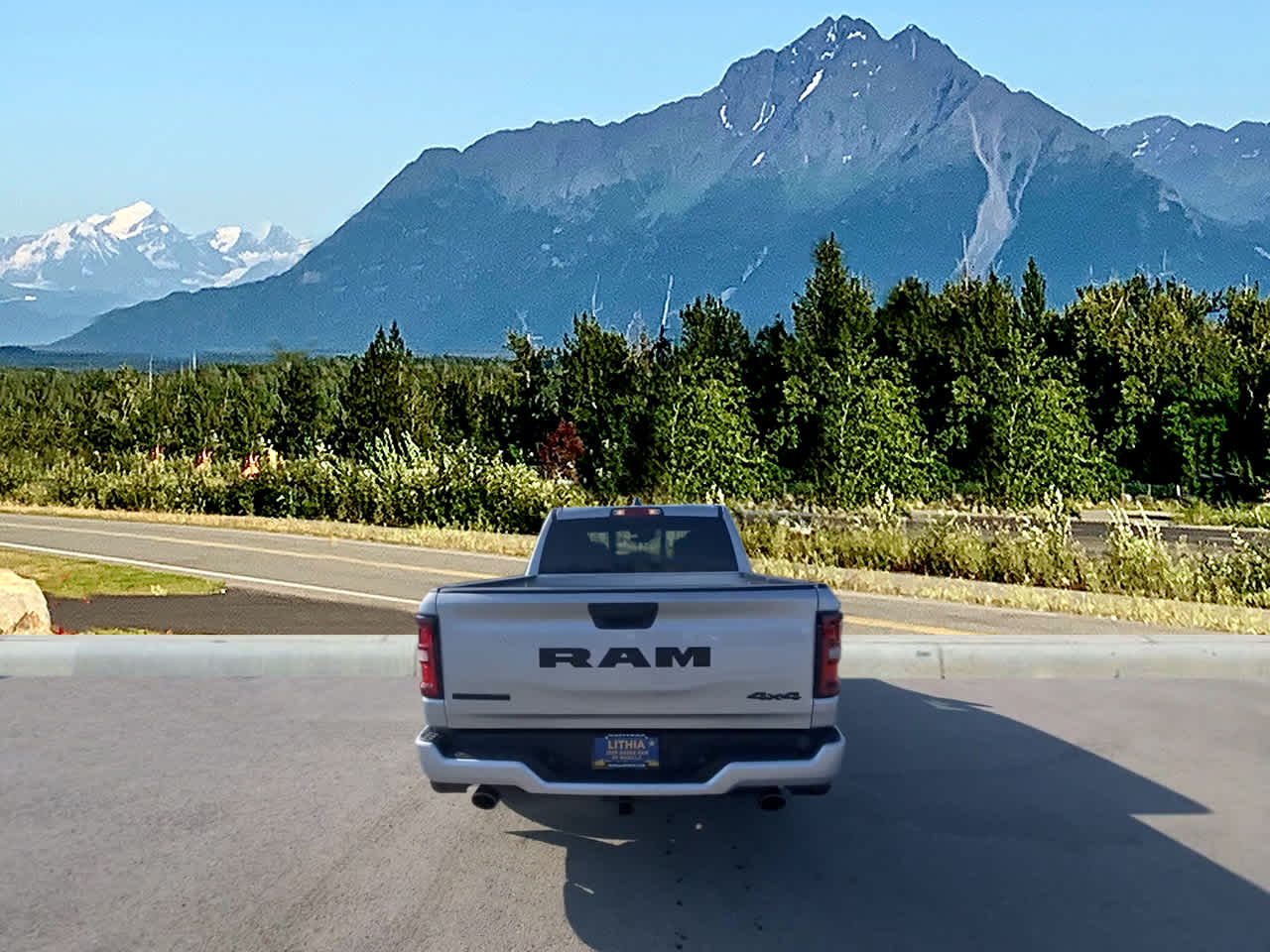 Thumbnail: 2026 RAM 1500 - 4