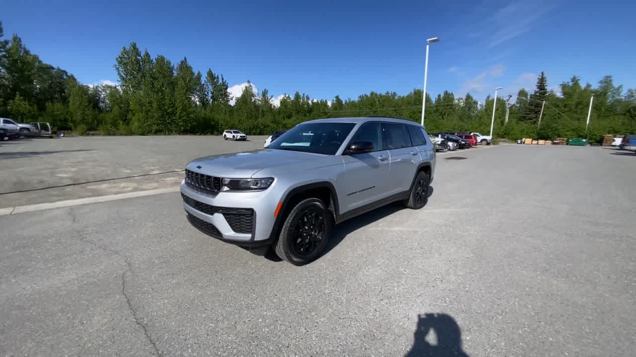 Thumbnail: 2026 Jeep Grand Cherokee - 9