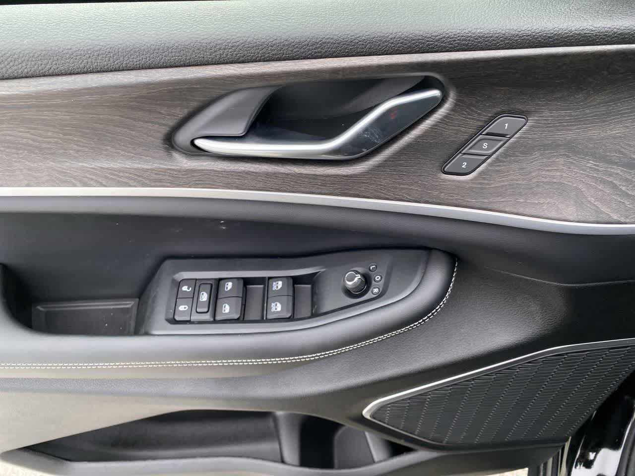 Thumbnail: 2025 Jeep Grand Cherokee - 13