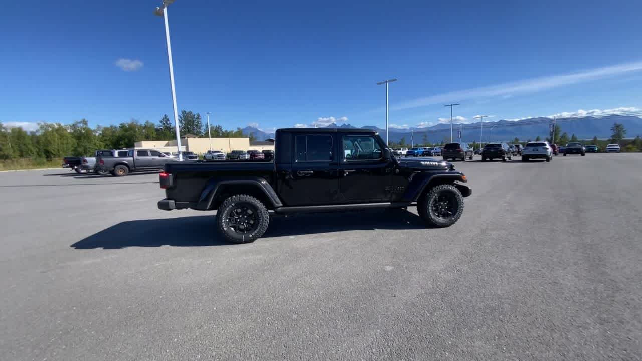 Thumbnail: 2025 Jeep Gladiator - 15