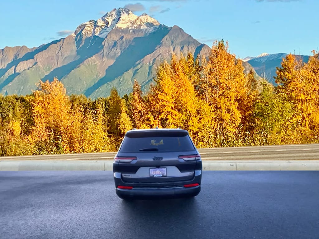 Used 2025 Jeep Grand Cherokee L Laredo SUV