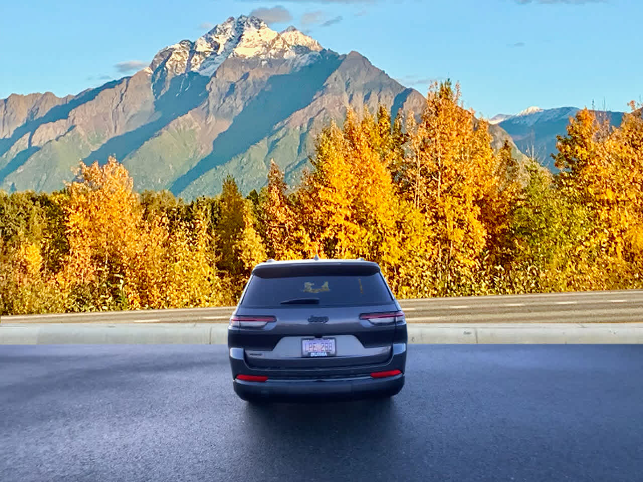 2025 Jeep Grand Cherokee Laredo photo 4