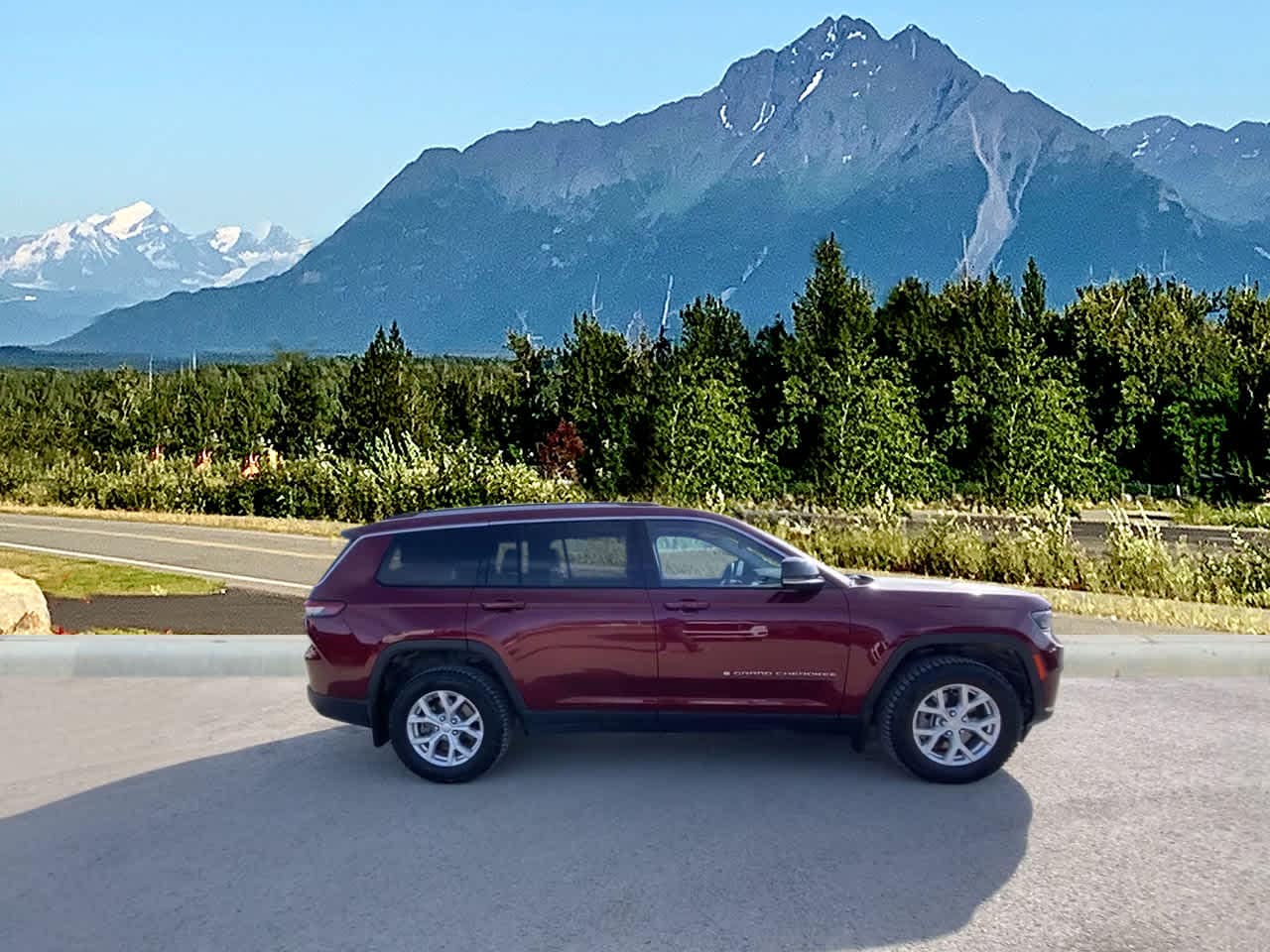 Thumbnail: 2023 Jeep Grand Cherokee - 6