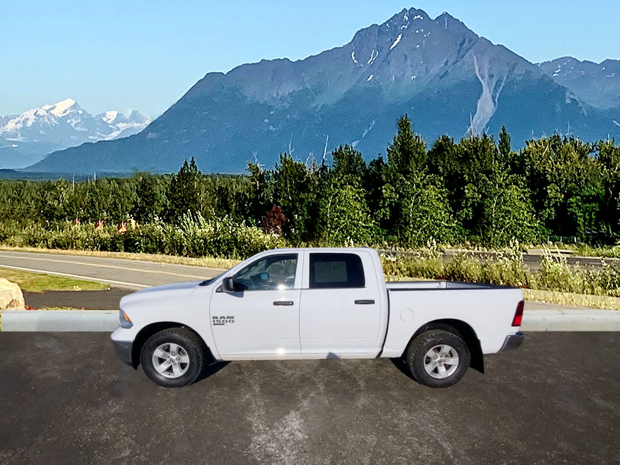 Thumbnail: 2022 RAM 1500 Classic - 2