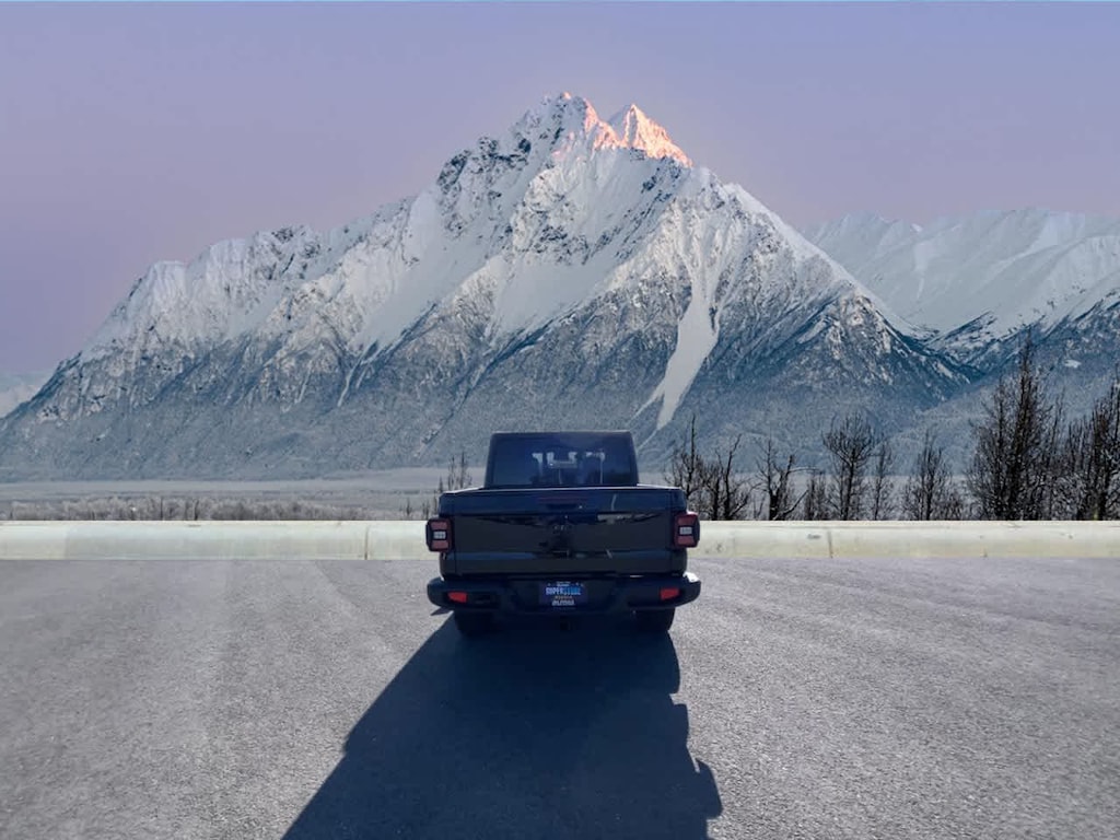 New 2025 Jeep Gladiator WILLYS 4X4 Pickup