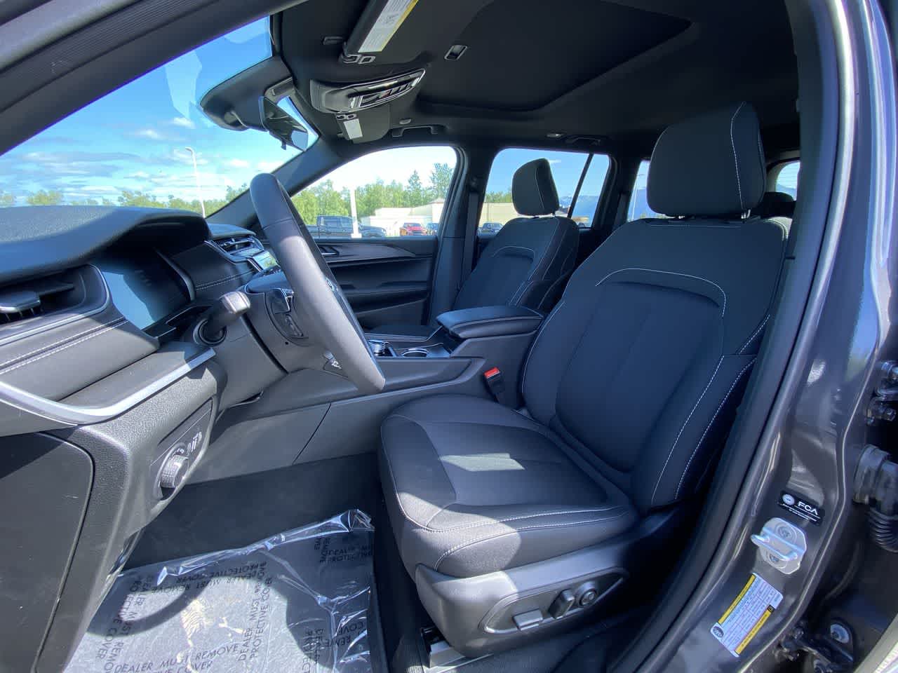 Thumbnail: 2025 Jeep Grand Cherokee - 11