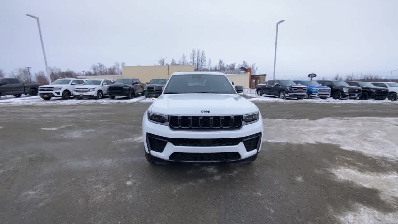 Thumbnail: 2026 Jeep Grand Cherokee - 12