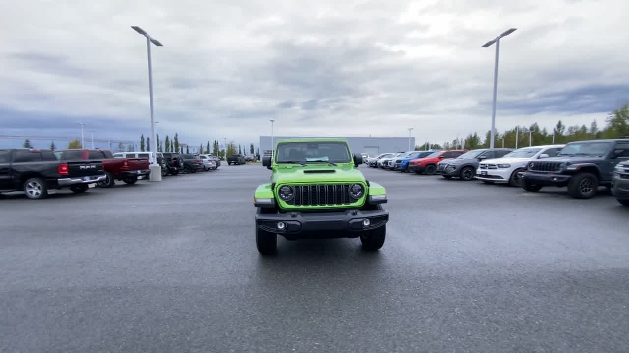 Thumbnail: 2025 Jeep Gladiator - 8