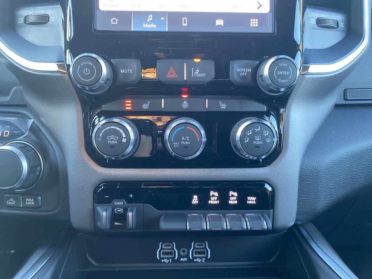 Thumbnail: 2026 RAM 1500 - 19