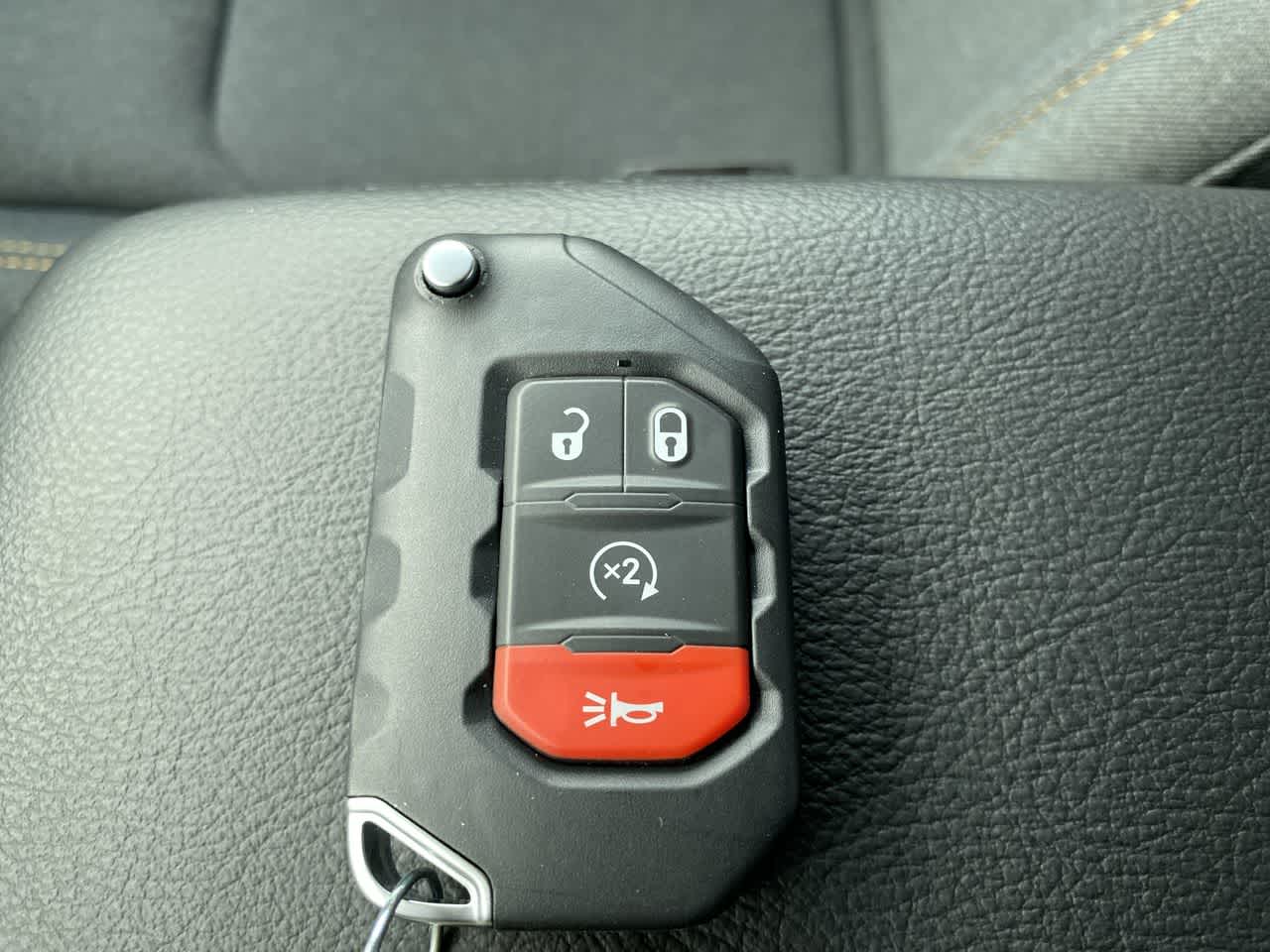 Thumbnail: 2025 Jeep Gladiator - 18