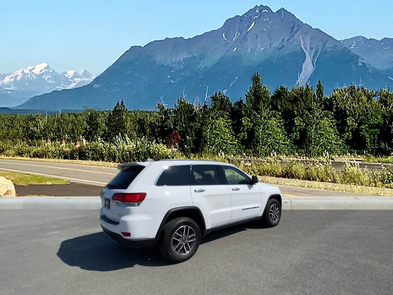 Thumbnail: 2022 Jeep Grand Cherokee - 6