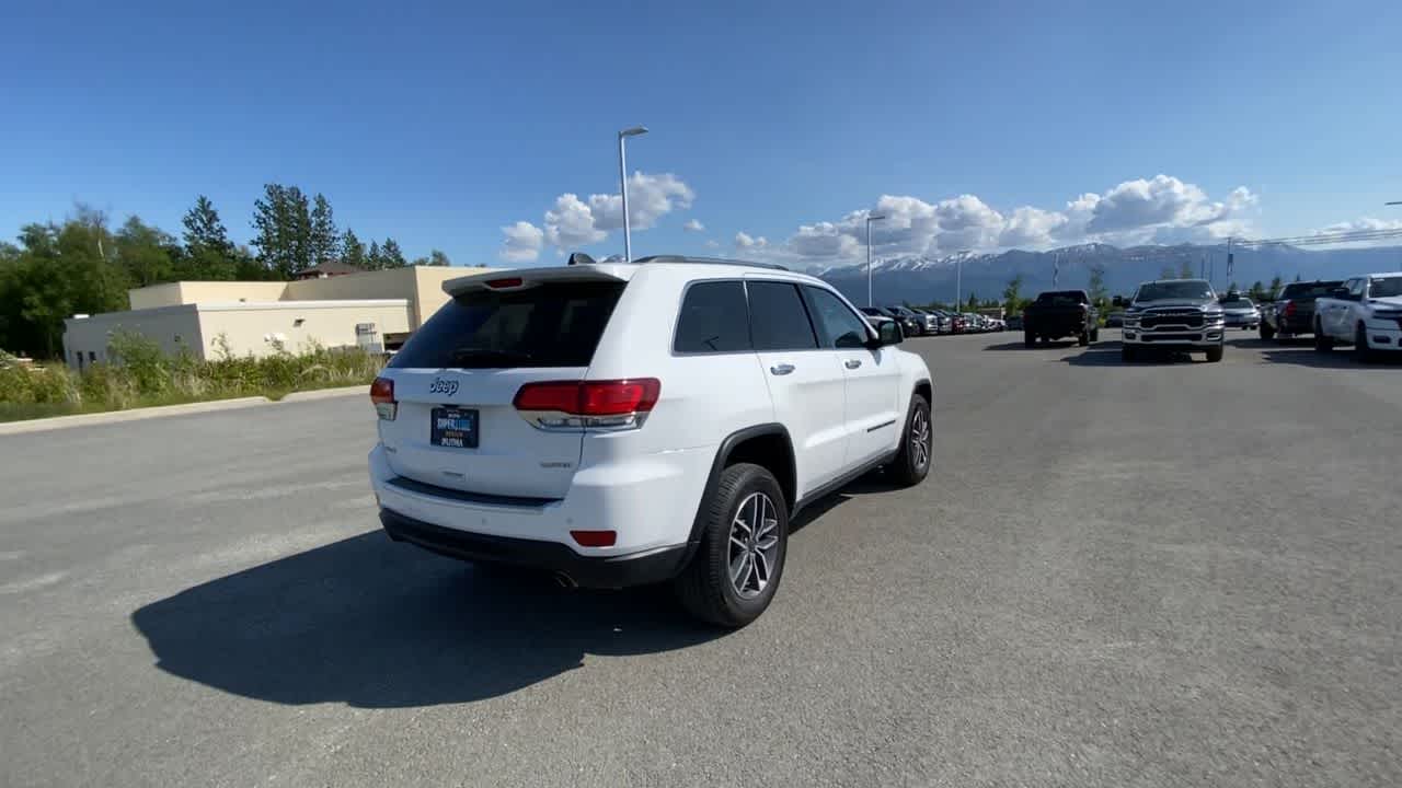 Thumbnail: 2022 Jeep Grand Cherokee - 13