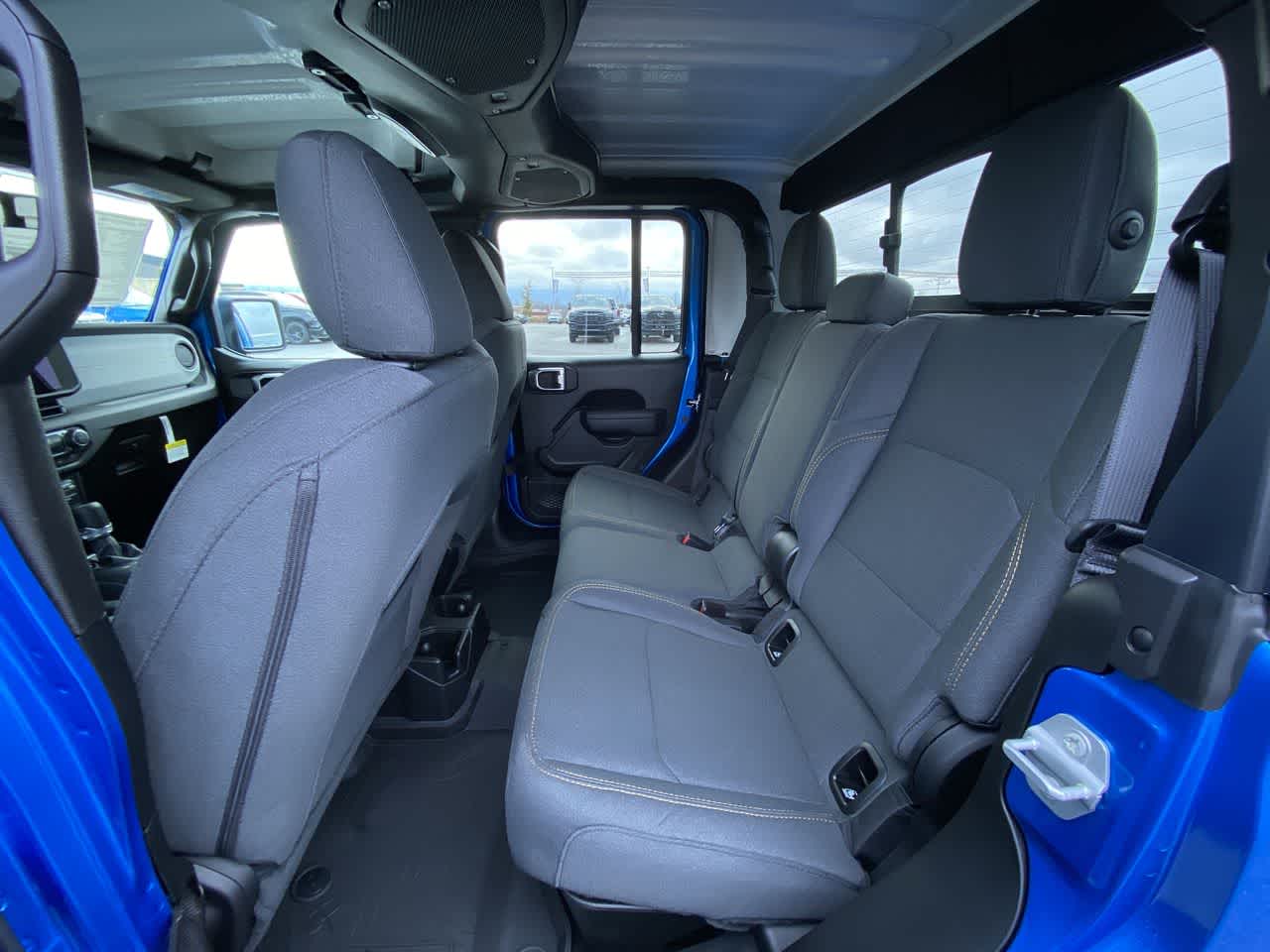 Thumbnail: 2025 Jeep Gladiator - 24