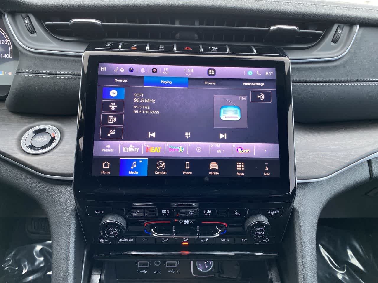 Thumbnail: 2025 Jeep Grand Cherokee - 16