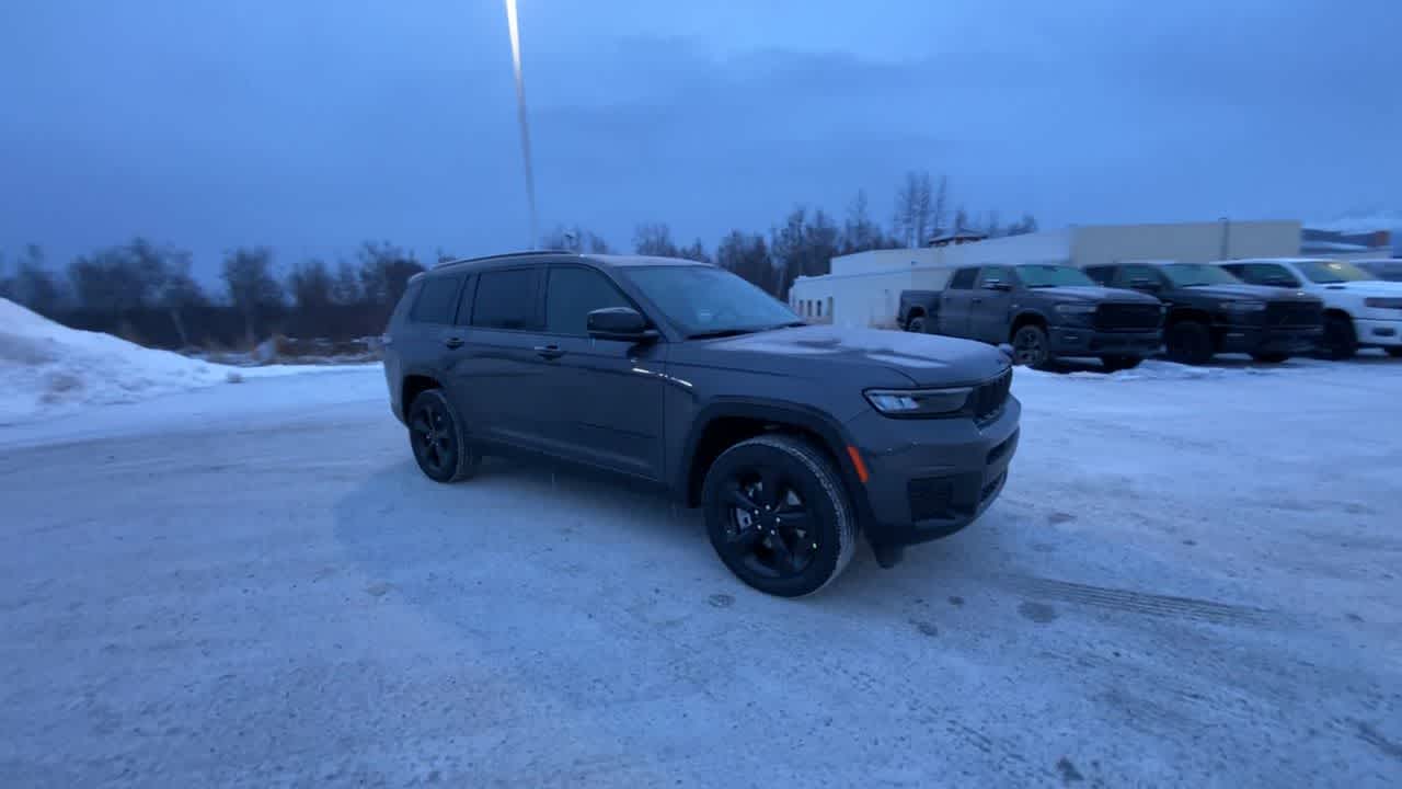 Thumbnail: 2025 Jeep Grand Cherokee - 7