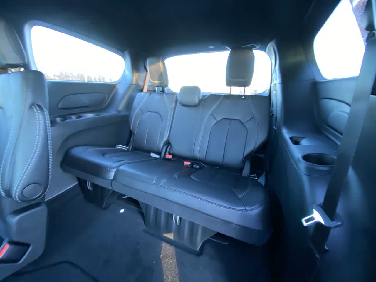 Thumbnail: 2026 Chrysler Pacifica - 30