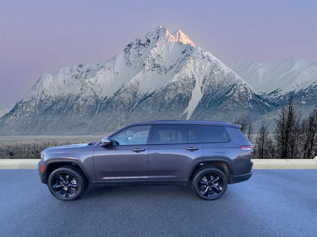 Certified 2025 Jeep Grand Cherokee L Laredo SUV