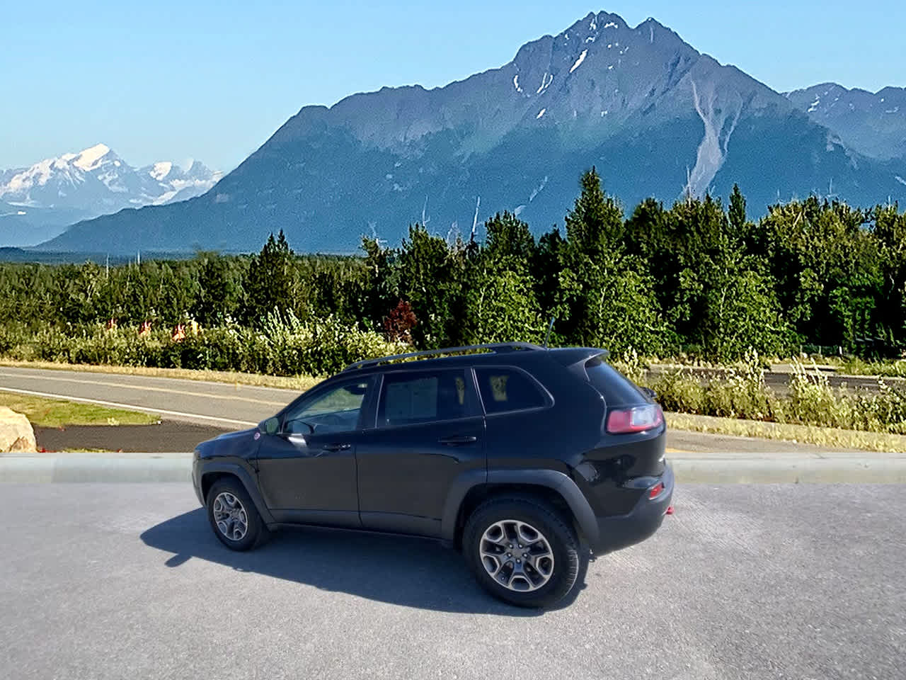 2020 Jeep Cherokee Trailhawk photo 3