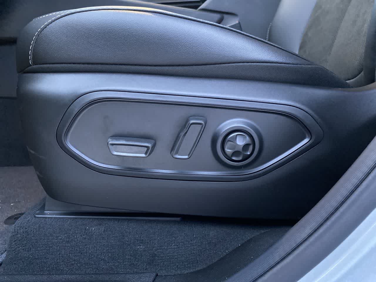 Thumbnail: 2025 Jeep Grand Cherokee - 12