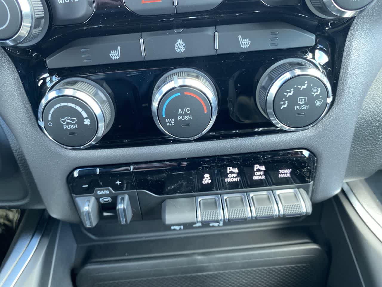 Thumbnail: 2026 RAM 1500 - 19