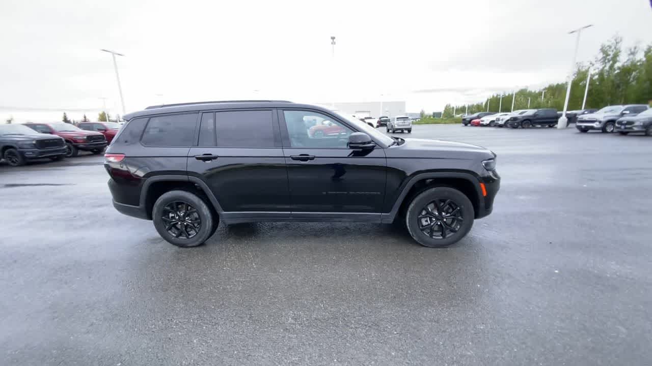 Thumbnail: 2024 Jeep Grand Cherokee L - 15