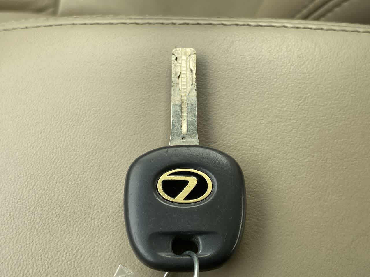 Thumbnail: 2004 Lexus ES - 17