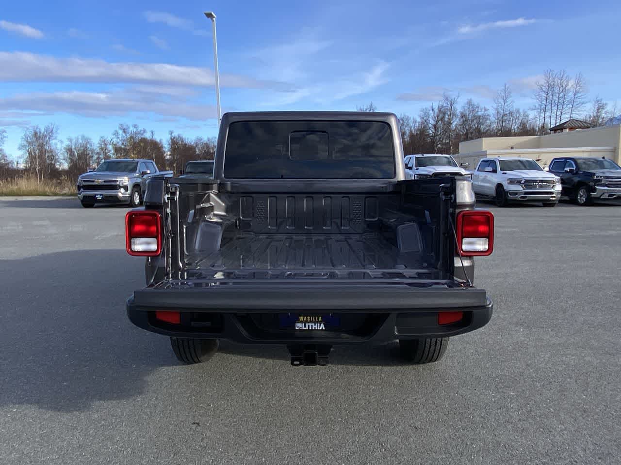 Thumbnail: 2025 Jeep Gladiator - 24