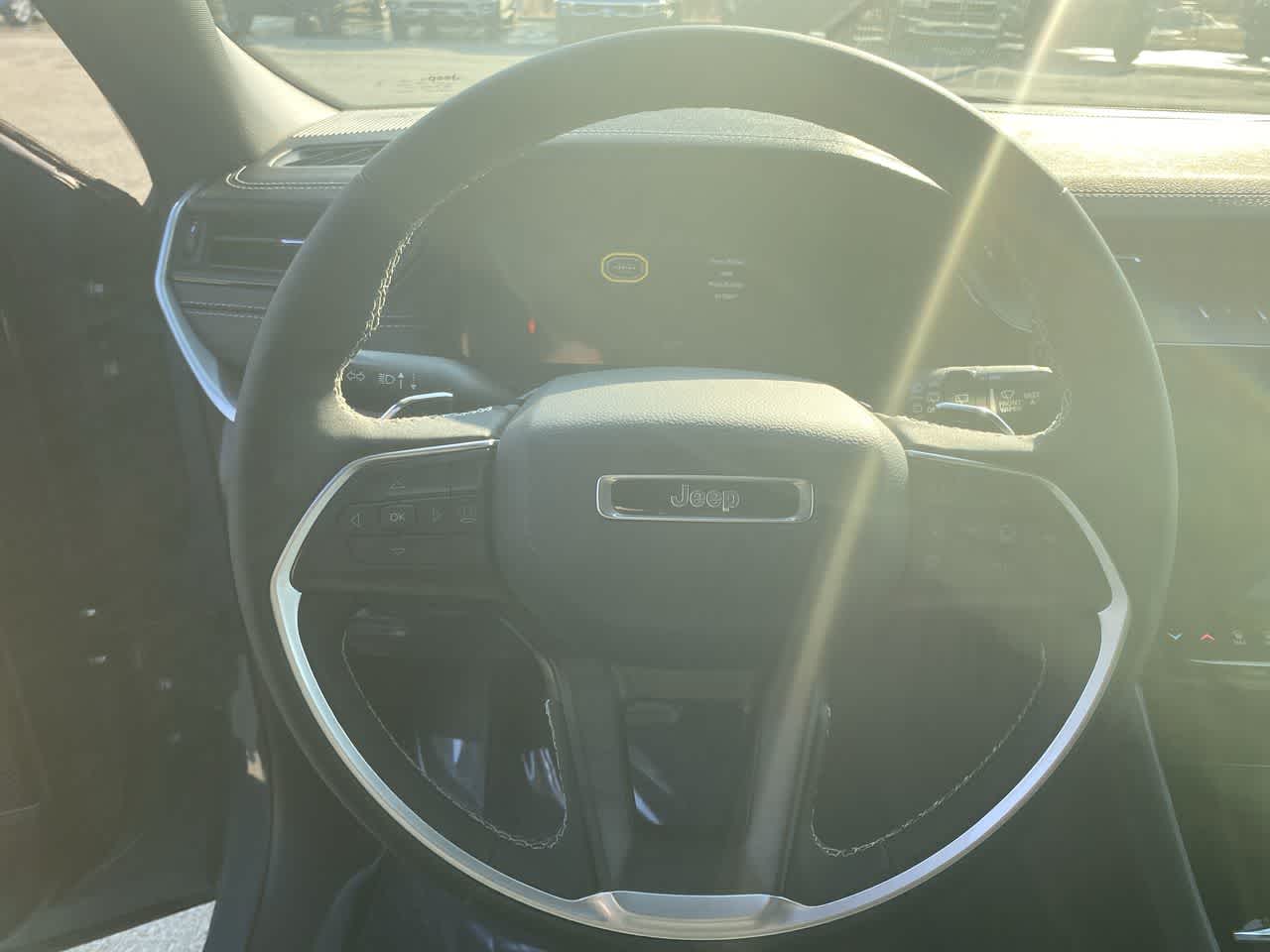 Thumbnail: 2026 Jeep Grand Cherokee - 14