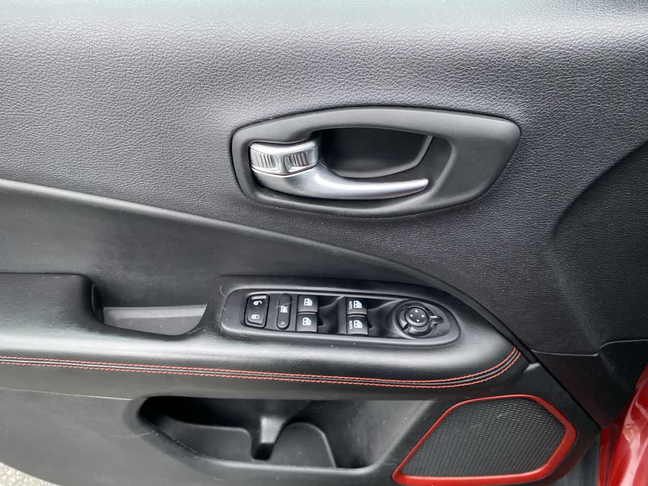 Thumbnail: 2020 Jeep Compass - 13