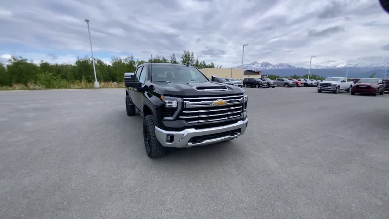 Thumbnail: 2024 Chevrolet Silverado 2500 - 10