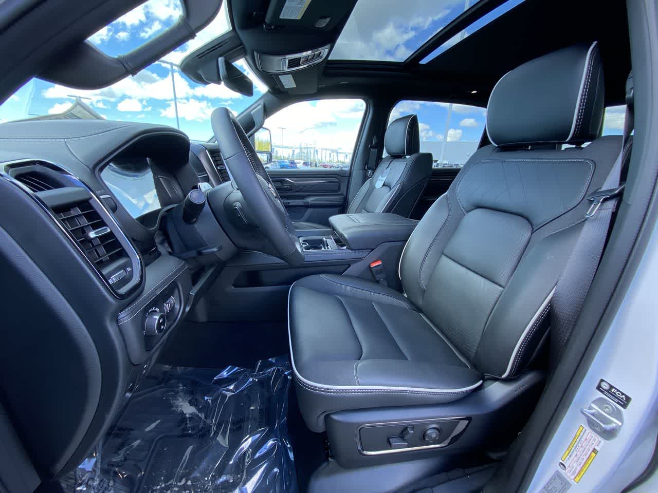 Thumbnail: 2025 RAM 1500 - 17