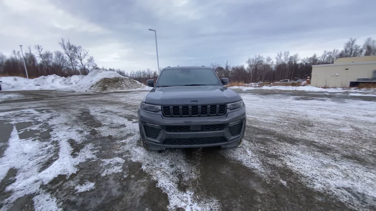 Thumbnail: 2026 Jeep Grand Cherokee - 8