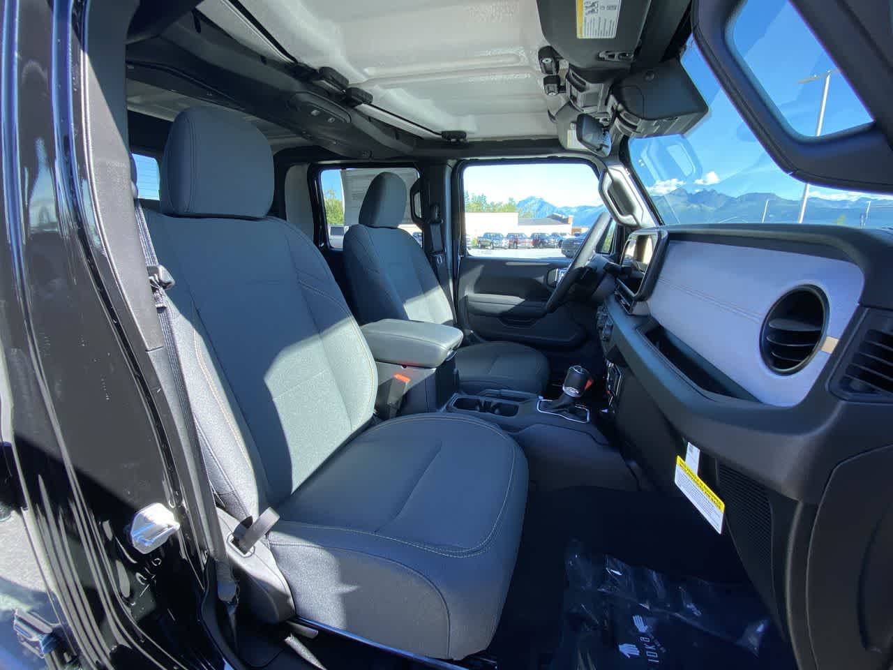 Thumbnail: 2025 Jeep Gladiator - 25