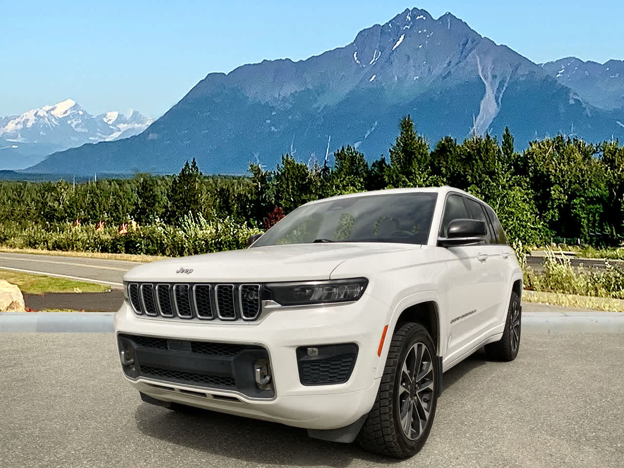 2023 Jeep Grand Cherokee Overland 4x4's photo