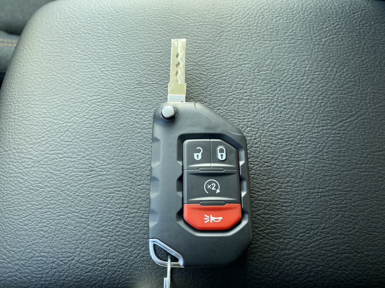 Thumbnail: 2025 Jeep Gladiator - 18