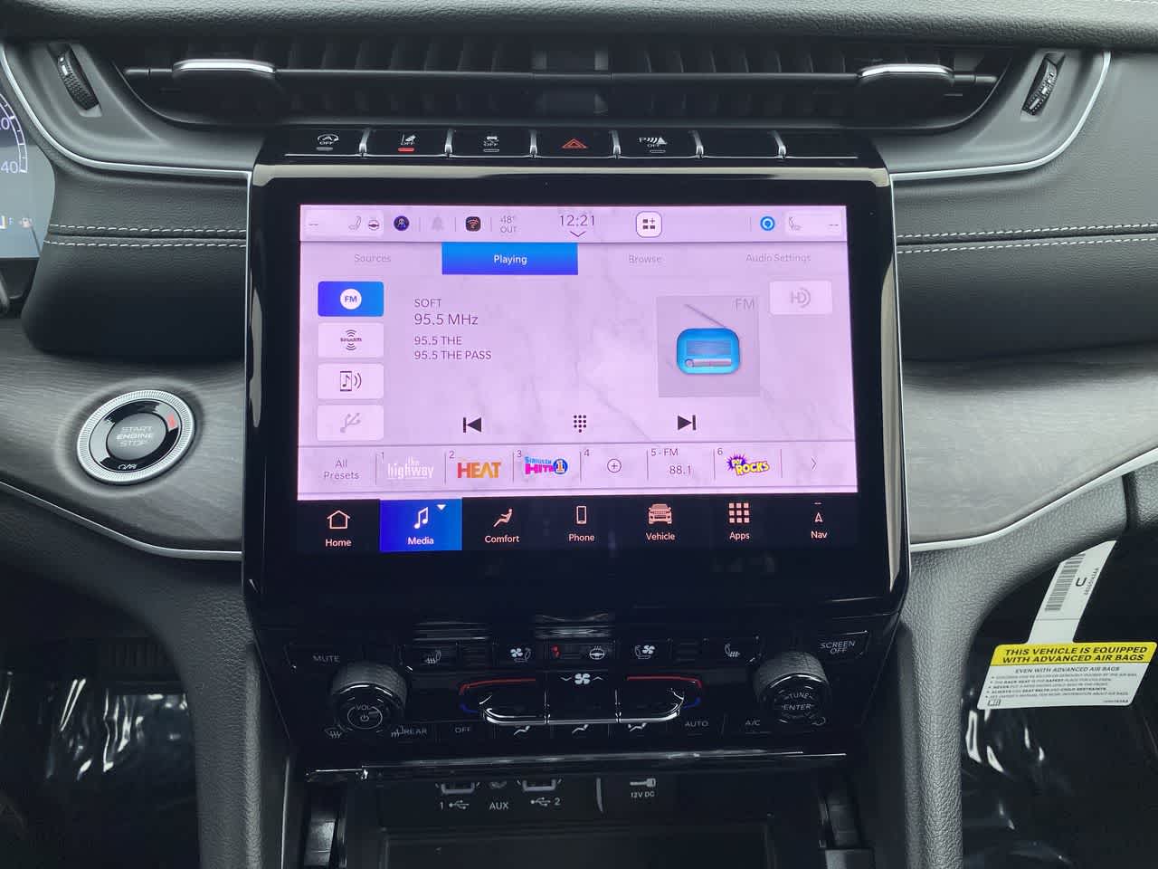 Thumbnail: 2025 Jeep Grand Cherokee - 16