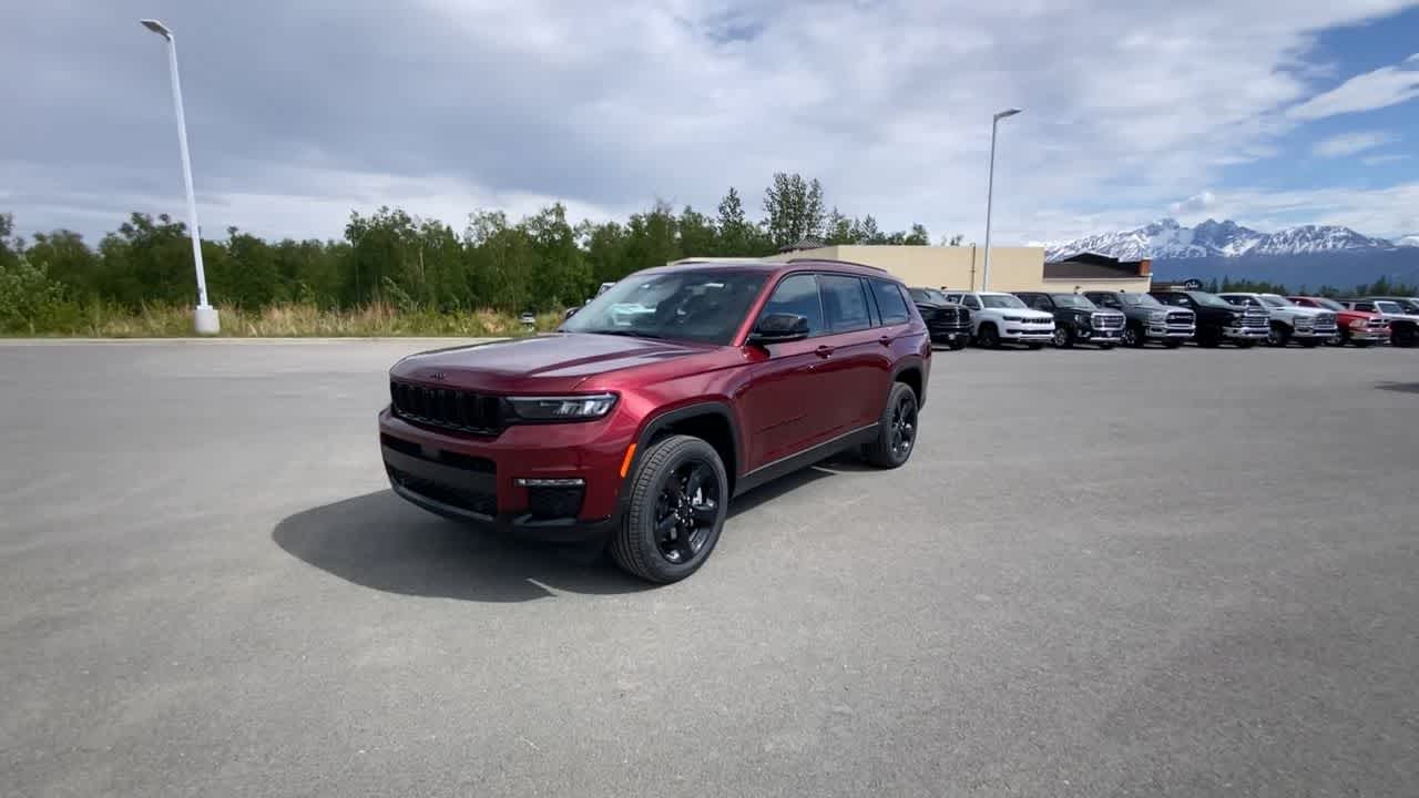 Thumbnail: 2025 Jeep Grand Cherokee - 9